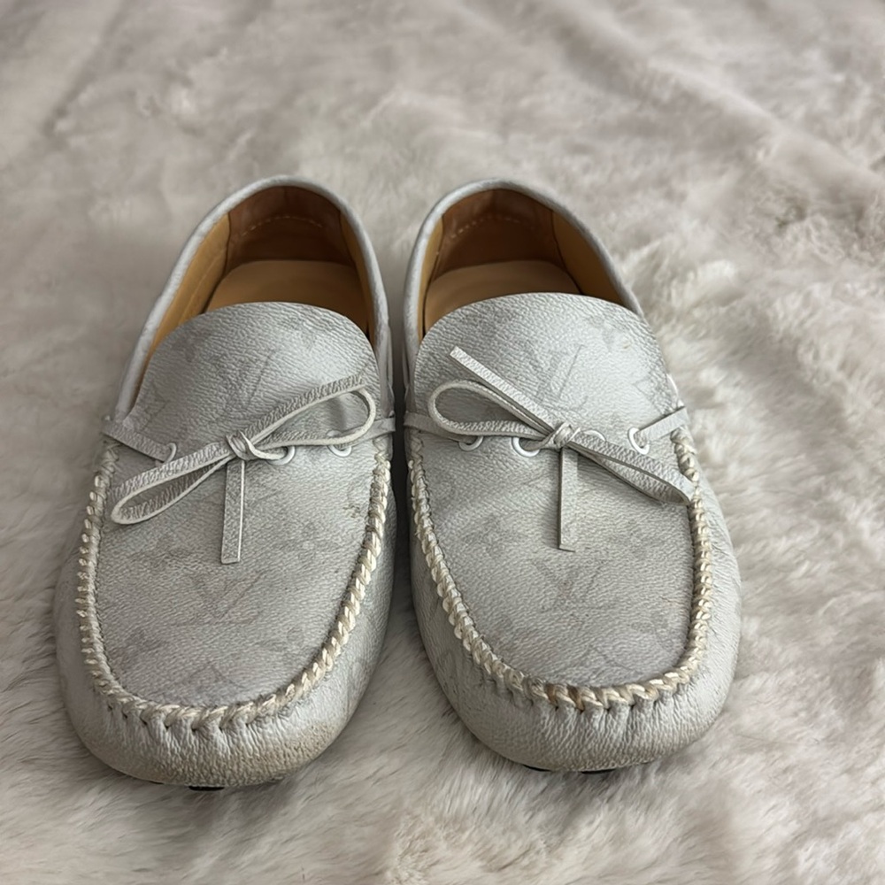 LV Driver Mocassin (White leather) Used size 9